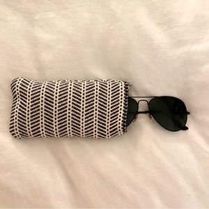 Pijama sunglasses case